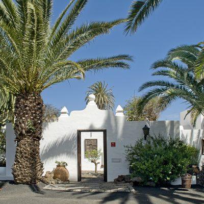 calles de Caleta de Famara - Discovering the Beauty of Caleta de Famara in Lanzarote