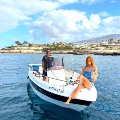 Hire a Boat without boat license. in Puerto colon - Costa Adeje (3) - La Pinta – Self-Drive Boat Rental in Tenerife (no licence)