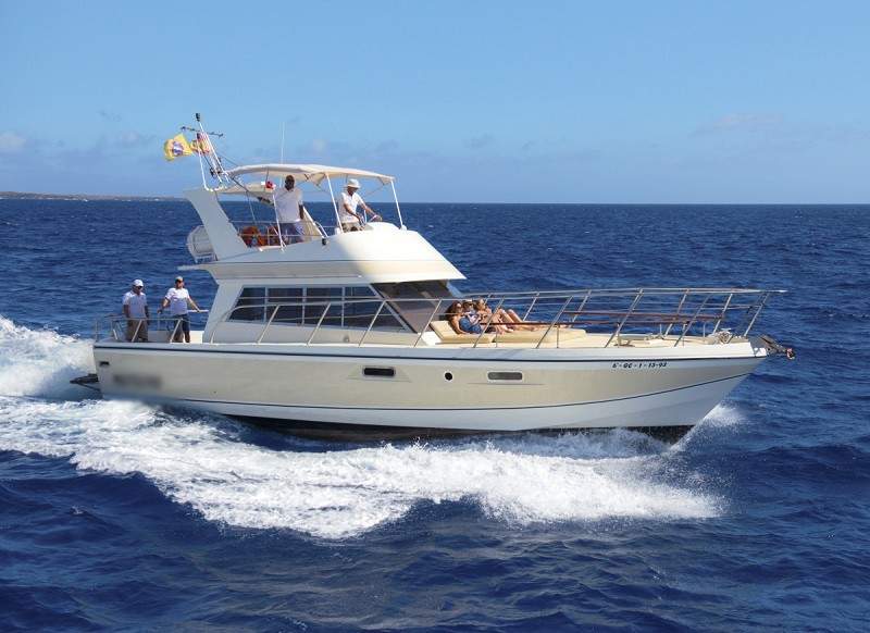 Чартър на частна лодка в Тенерифе за групи
