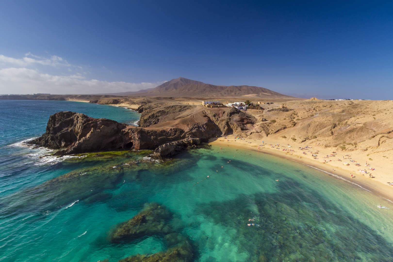 Preskúmajte najlepšie pláže Lanzarote: Objavte jeho čaro!