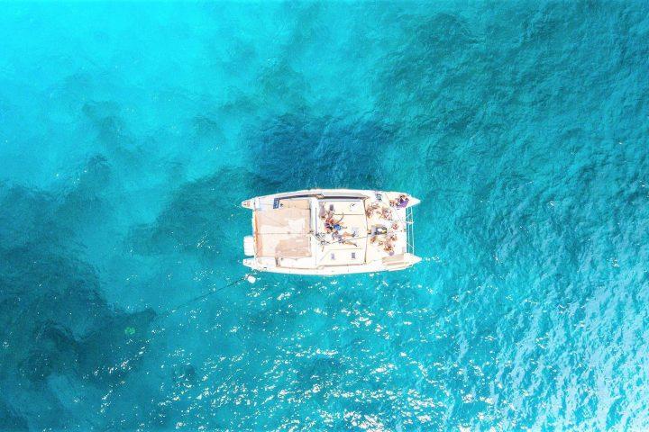 Excursion en catamaran partagée à Puerto Colon, avec un maximum de 11 personnes. - 13527  