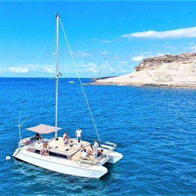 			Tenerife - Boat Charter - (7).min - Pronájem prostorného katamaránu na jihu Tenerife až pro 11 osob
