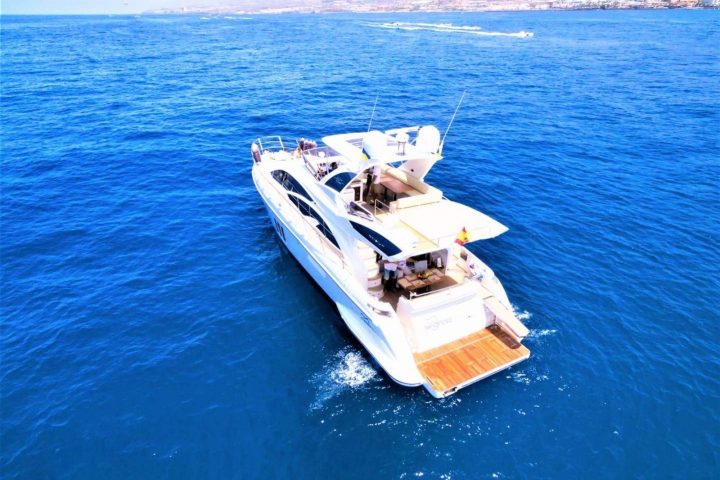 Fantastisk lyxig båtcharter på Teneriffa med Azimut 60 - 571  