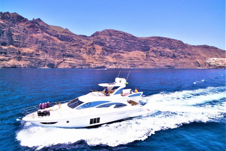 Luxus-Yacht-Charter auf Teneriffa mit Azimut 60 - 572  