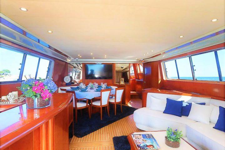 Luxus Mega Yacht Charter auf Mallorca - 8258  