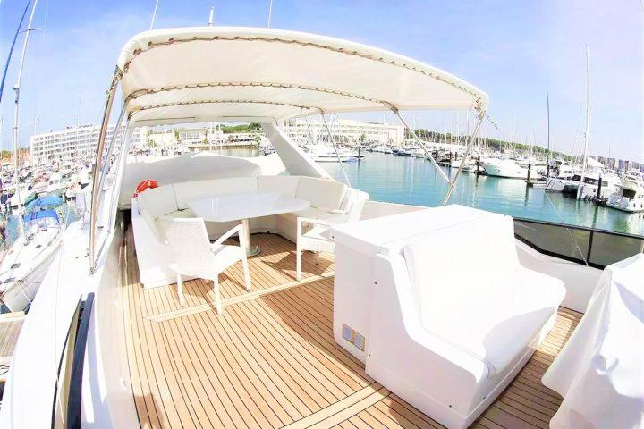 Super luxury yacht charter for up to 12 persons with Superphantom 80 - 8261  