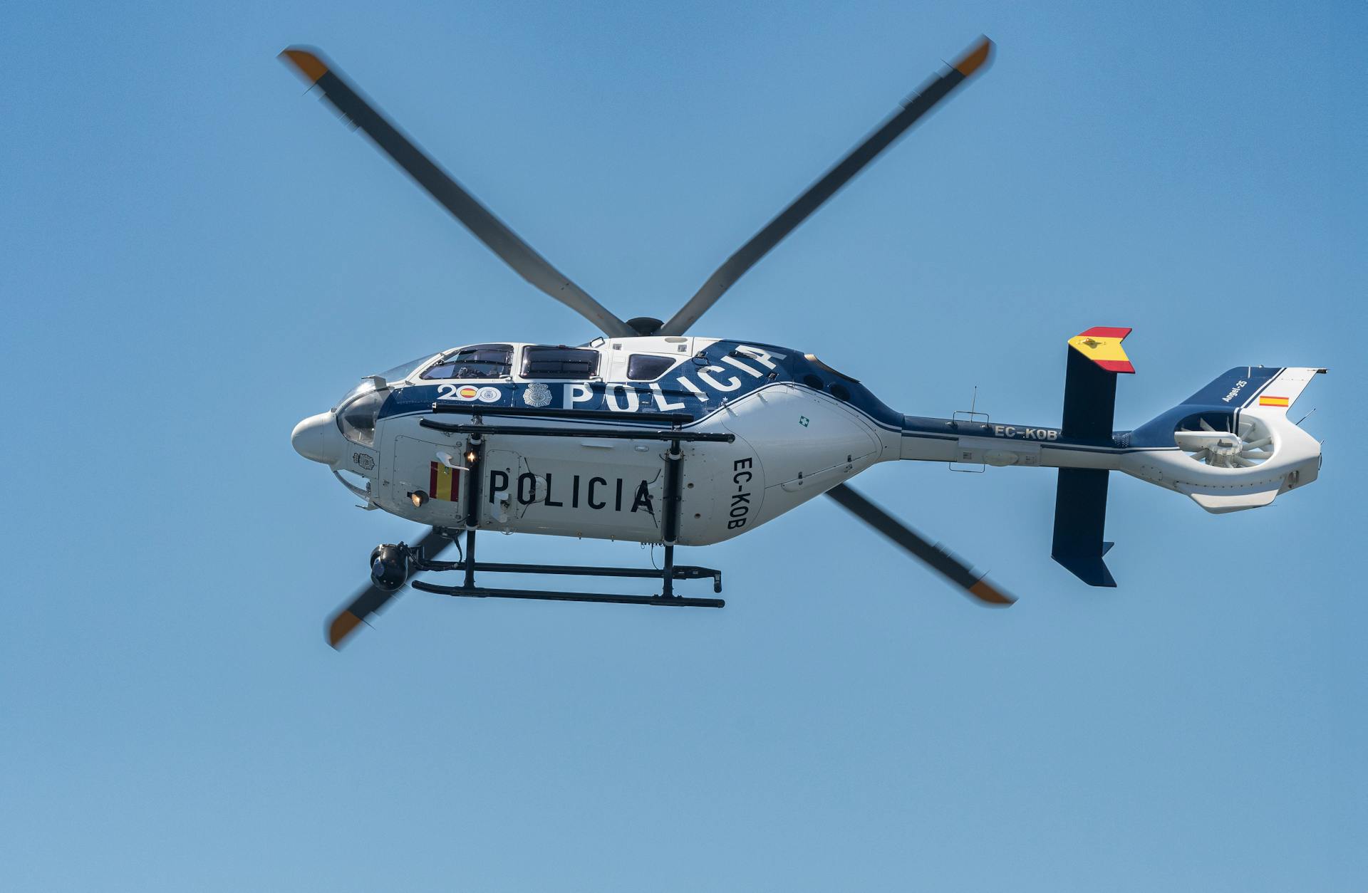 Police in Tenerife: What Tourists Should Know About Safety, Law Enforcement and Emergencies