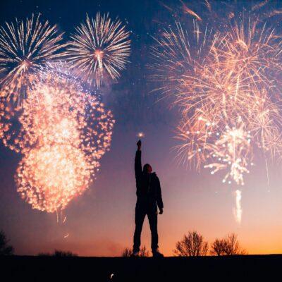 New Years Even in Gran Canaria person celebrating - Celebrate New Year’s Eve in Gran Canaria 2025: Parties & Fireworks