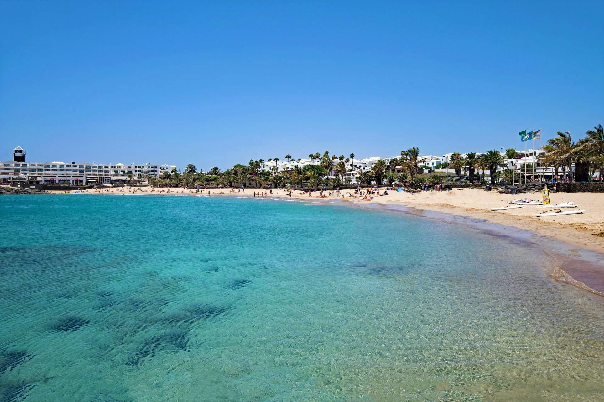 Strande i Costa Teguise på Lanzarote
