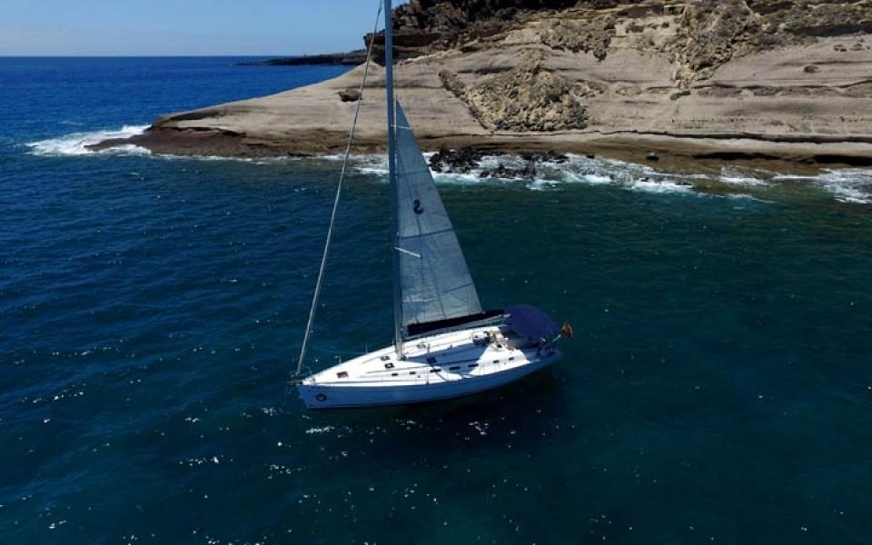 tenerife-sailing-boat-charter-white-tenerife (1)